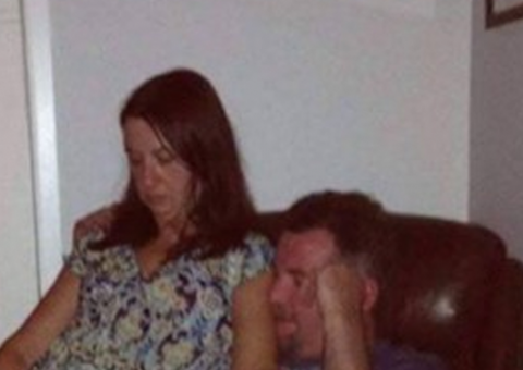 Jovem tira foto da família e flagra suposto fantasma de avó morta há 4 dias