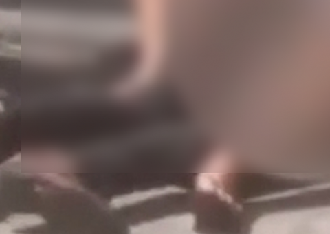 Casal é flagrado fazendo sexo no meio da rua e o pior acontece