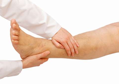 Alivie rapidamente inchaço dos pés e pernas com estes alimentos