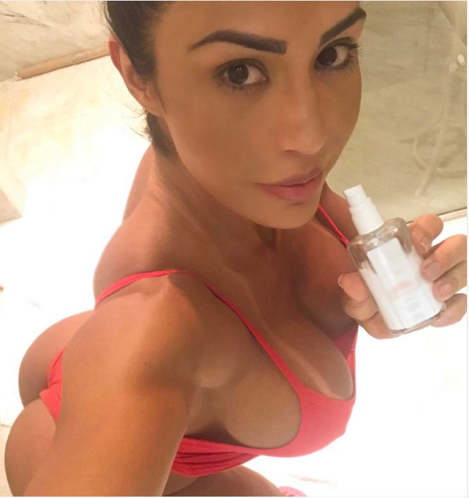 Gracyanne Barbosa faz post e corpo descomunal chama atenção