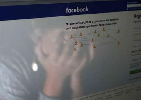 Adolescentes usam jogo da 'Baleia Azul' para atingir os pais