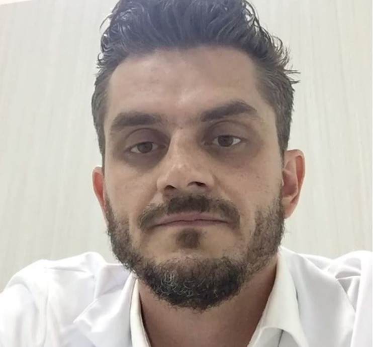 Ex-BBB Marcos se irrita com torcida para ele voltar com Emilly e desabafa 