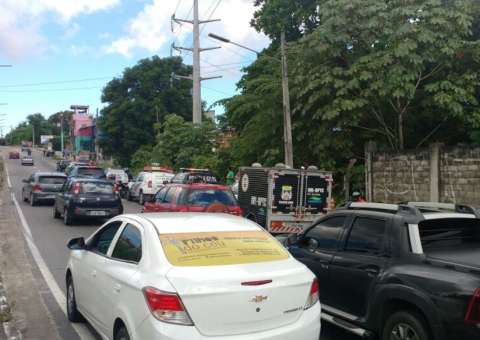 Mãe recebe telefonema e encontra filho morto em Manaus