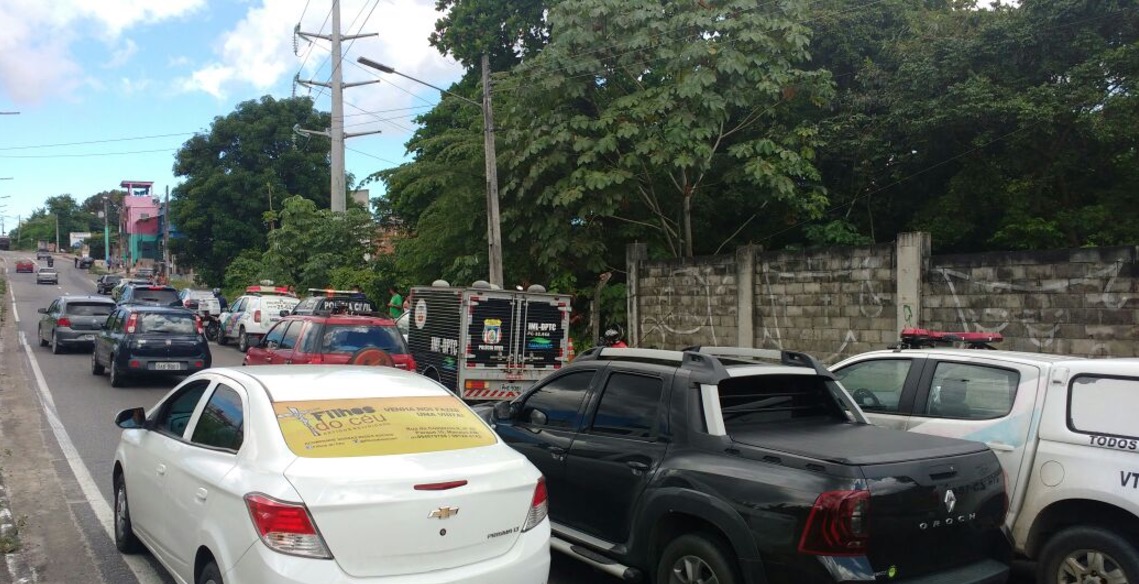 Mãe recebe telefonema e encontra filho morto em Manaus