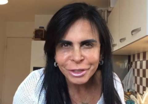 Gretchen anuncia que vai estudar jornalismo na França