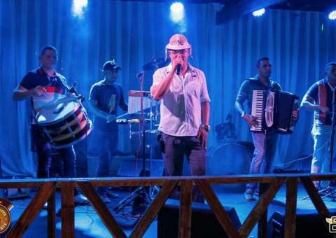 Banda faz esquenta para a gravação de seu primeiro DVD na sexta do Alambique