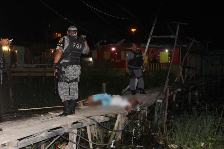 Homem é assassinado por grupo armado no Bairro da Raiz
