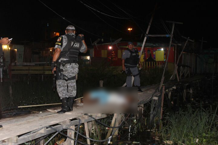 Bandidos dão toque de recolher e três morrem em Manaus