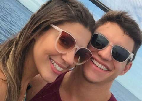 Ex-BBB Vivian leva Manoel para passeio turístico em Manaus