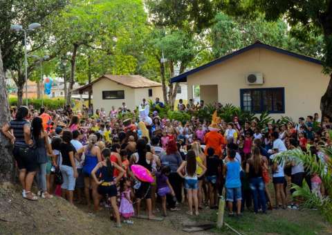 Ex-BBB Vivian Amorim visita Parque Cidade da Criança neste domingo