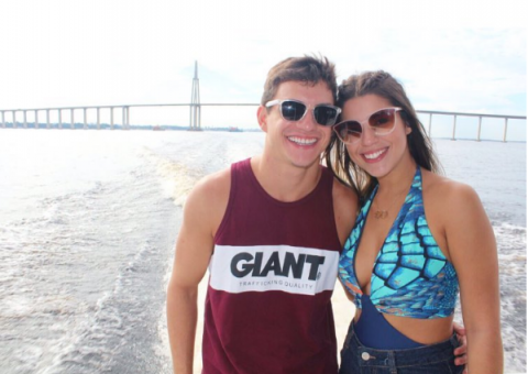 Ex-BBB Manoel se declara para Vivian após passeio romântico