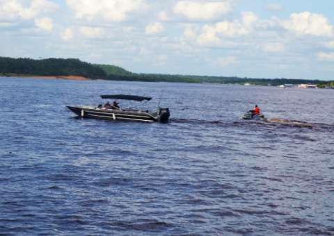 Acidente entre embarcações deixa uma pessoa morta e outra ferida no Amazonas