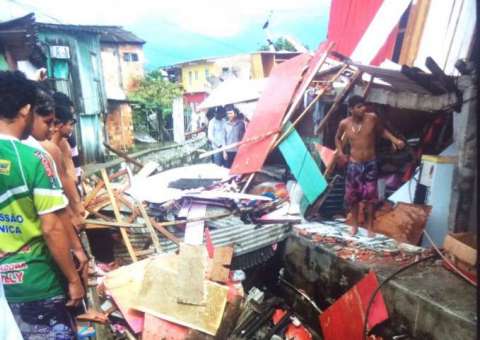 Duas pessoas permanecem internadas uma semana após explosão de botija de gás 