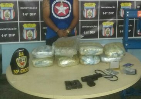 Homem é preso em flagrante com 8kg de drogas e pistola falsa em Manaus