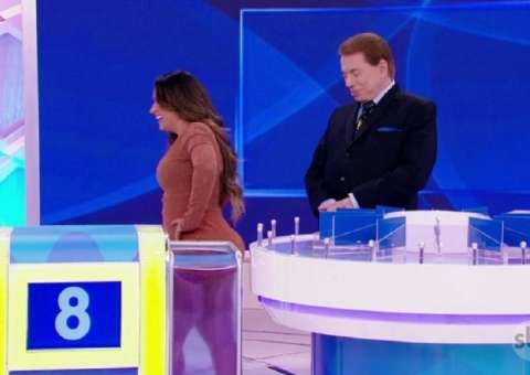 Silvio Santos dá olhada indiscreta e fala sobre bumbum de Simone