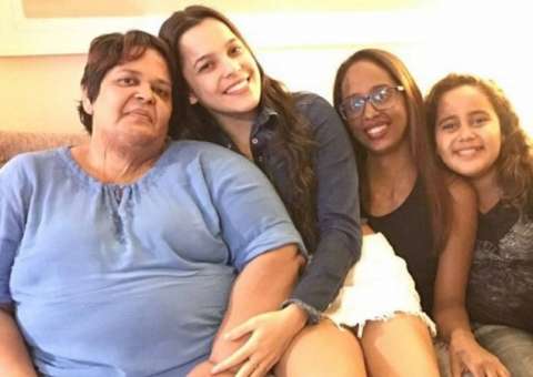 Emilly promete ajudar fã que gastou R$ 1,2 mil em ligações ela vencer BBB