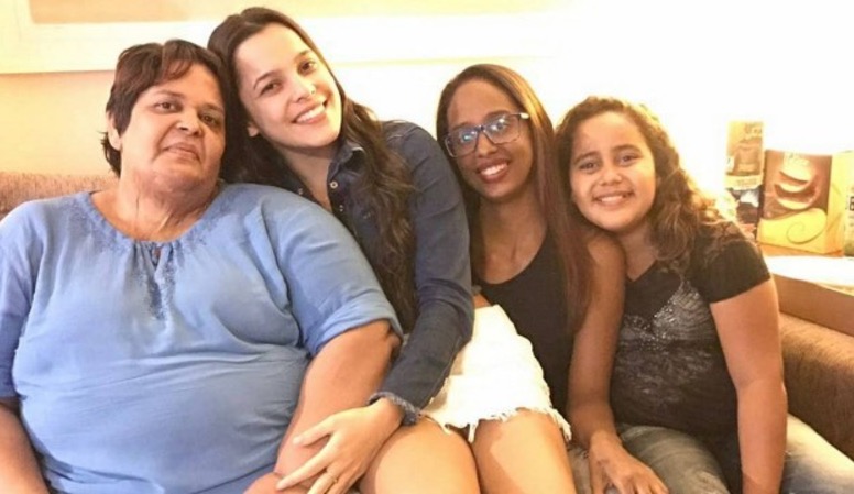 Emilly promete ajudar fã que gastou R$ 1,2 mil em ligações ela vencer BBB