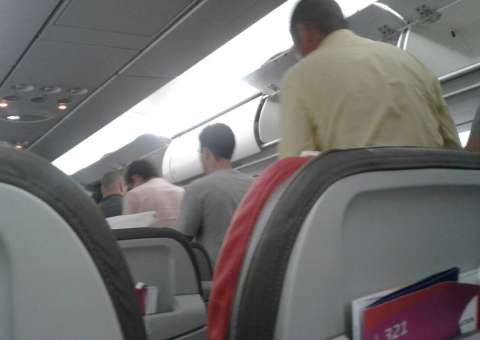 PF prende cinco pessoas por tráfico de drogas em aeroporto de Manaus