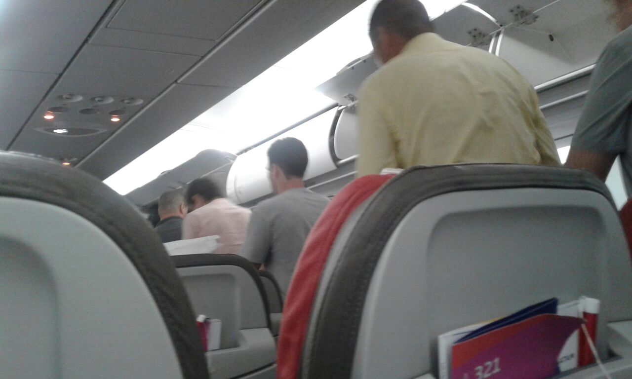 PF prende cinco pessoas por tráfico de drogas em aeroporto de Manaus