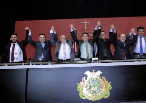 Eleição para substituto de Melo  pode ser por voto de deputados