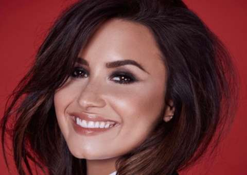 Após término com lutador brasileiro, Demi Lovato vem ao Brasil