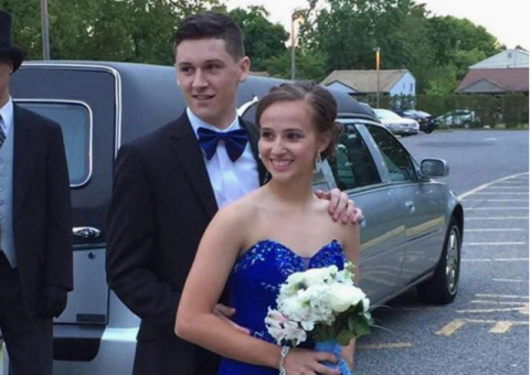 Estudante chega à formatura de forma 'bizarra' e surpreende a todos