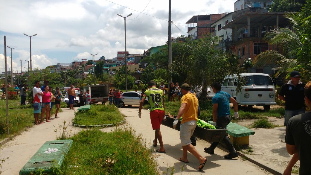 Irmãos são mortos com 16 tiros dentro de casa em Manaus
