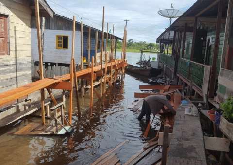 Enchente deixa dois novos municípios em estado de emergência no Amazonas 