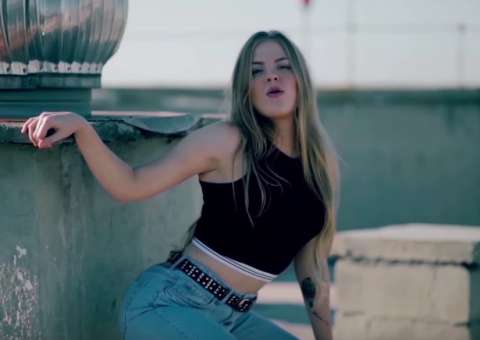  Noiva de Whindersson Nunes bomba na internet com versão em português de 'Despacito'