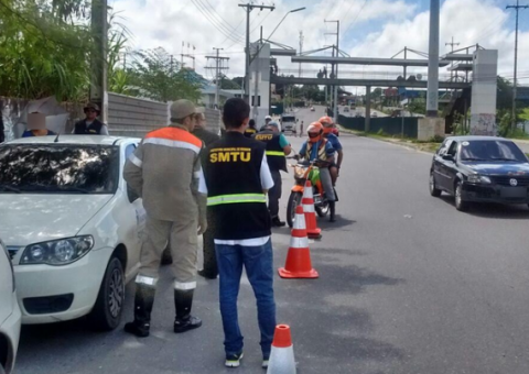 Mais de 800 veículos irregulares são apreendidos durante fiscalizações em Manaus