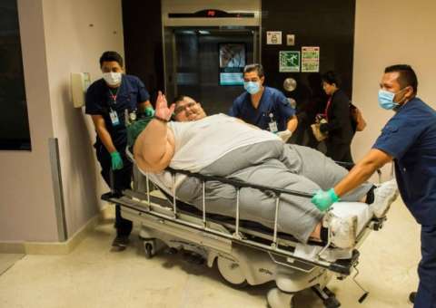 Homem que pesa 595 kg passa por cirurgia e surpreende com resultado
