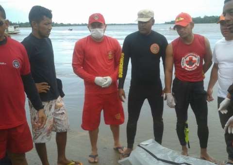  Bombeiros encontram corpo de menino de 8 anos desaparecido em rio no AM