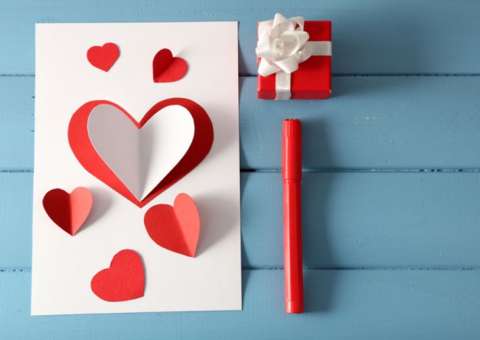 Oficinas em homenagem às mães despertam a criatividade da criançada no Sumaúma