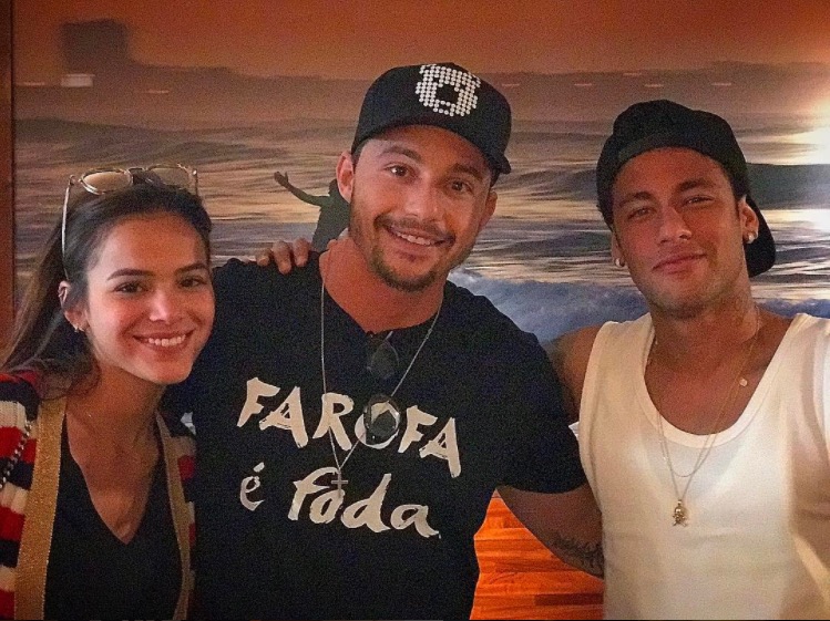 Bruna Marquezine e Neymar se encontram na Espanha e espantam boatos de término