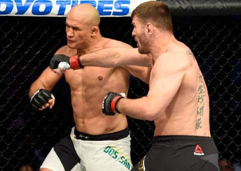 UFC: Cigano é nocauteado em revanche com Miocic