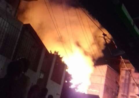 Em menos de 24h, novo incêndio destrói três casas em Manaus