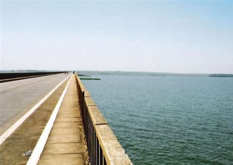 Homem mata cunhada, atira corpo da ponte e comete suicídio na frente da polícia