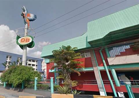 Grupo invade e assalta supermercado em Manaus