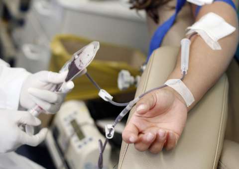 Hemoam registra estoque abaixo da média e convoca ajuda de voluntários