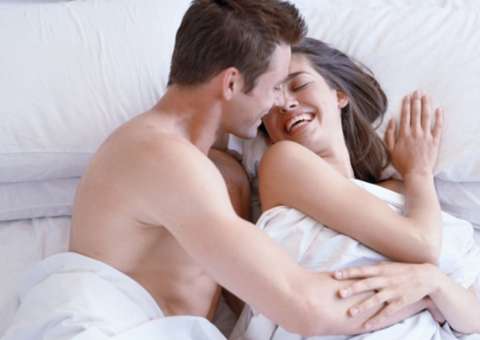 5 Posições sexuais para fazer se o parceiro tiver pênis grande