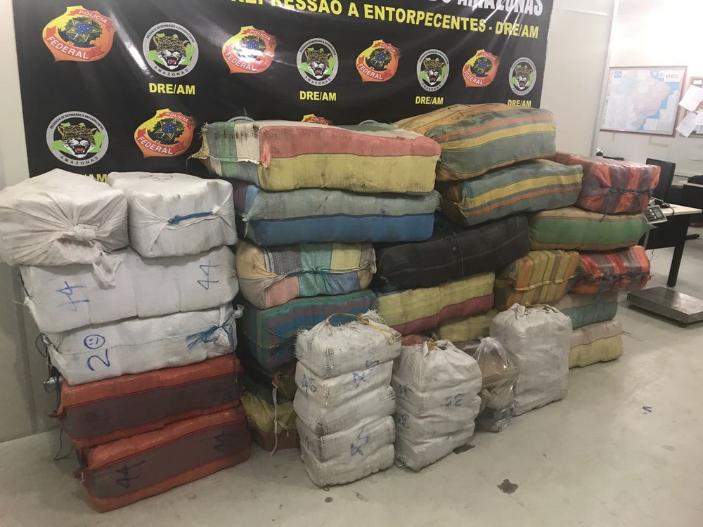 No Amazonas, PF encontra mais de 1 tonelada de drogas escondida em barco pesqueiro