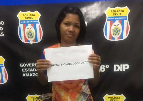 Jovem é presa em flagrante por tráfico de drogas em Manaus