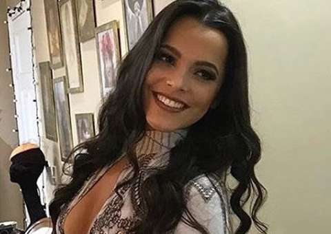  Emilly entra em confusão com loja de relógios e causa bafafá na internet
