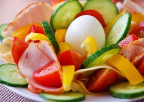 Sabia que é possível ensinar seu cérebro a gostar de alimentos saudáveis?