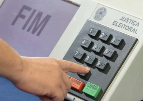 Deputados querem escolher no lugar dos eleitores quem será sucessor de Melo