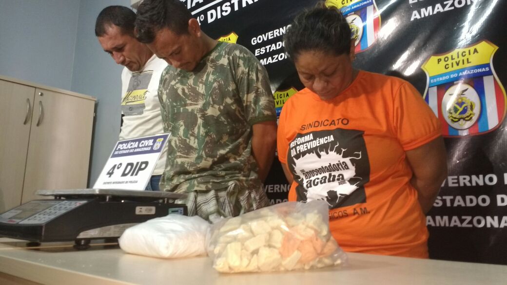 Trio é preso com drogas enterradas no quintal de casa em Manaus 