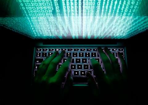 Novo ciberataque em grande escala está em curso, dizem especialistas
