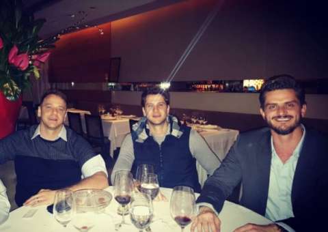 Ex-BBBs Marcos Harter e Dr. Gê posam juntos em encontro