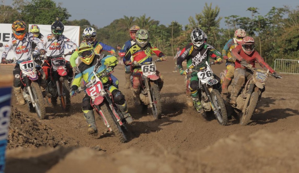 Competidores esquentam os motores para o Campeonato Amazonense de Velocross