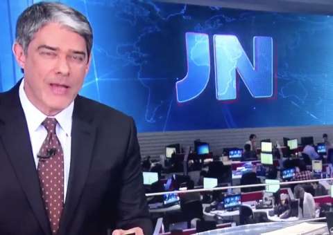   William Bonner comete gafe ao falar sobre Temer durante Jornal Nacional 